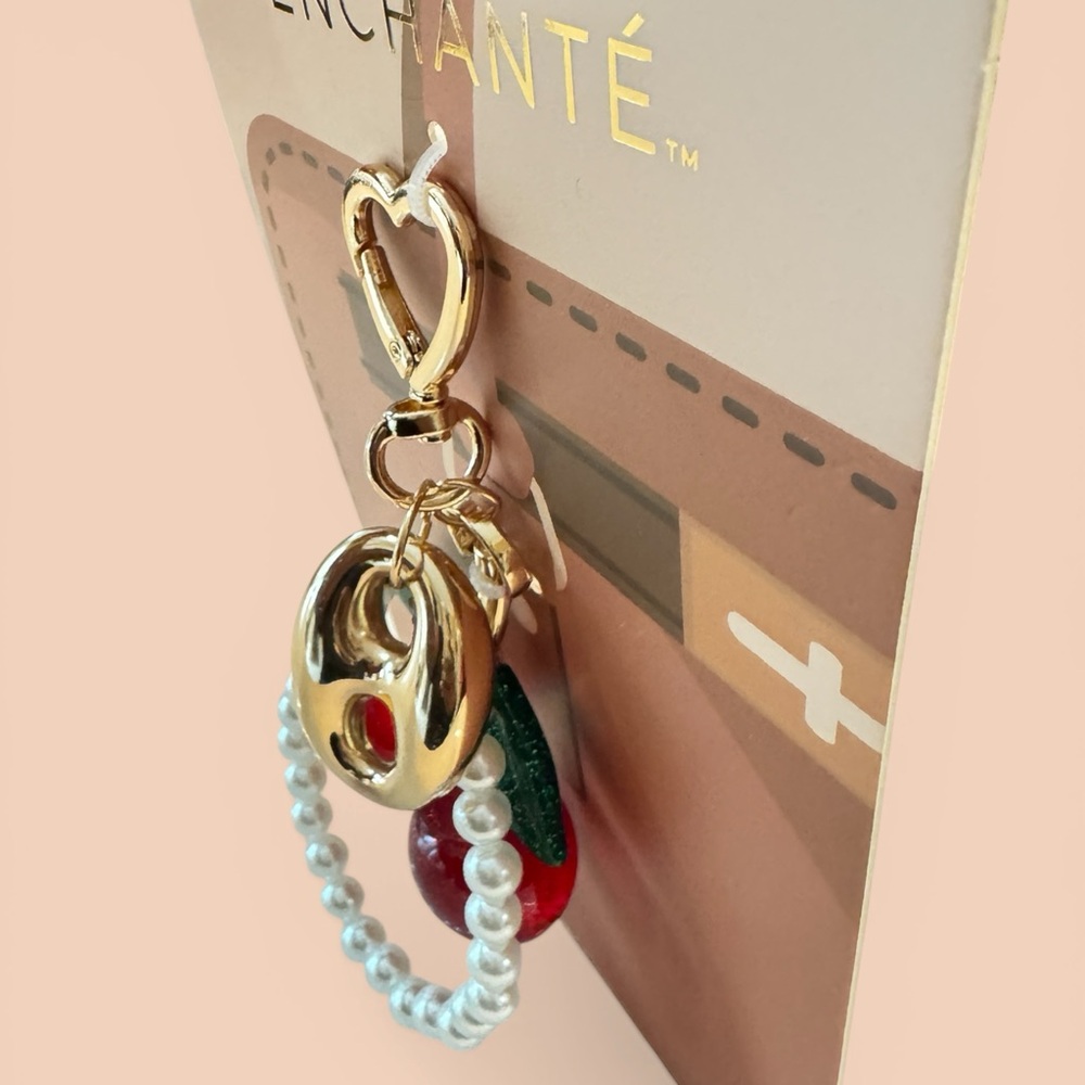 Enchanté Cherry Key Holder with Pearls - Picture 3 of 3
